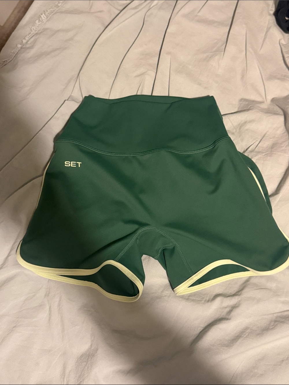 Green set active shorts